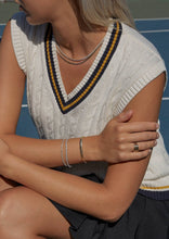 Load image into Gallery viewer, 09a864bc-aebe-4c3d-a6ef-512cafe86bff:1:model:women