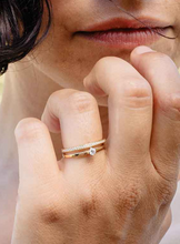 Load image into Gallery viewer, 4d0a3c54-6a12-4863-a155-68d77cee81cc:2:model:women