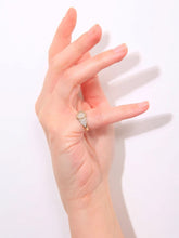 Load image into Gallery viewer, 52dc3341-05bd-4d52-995b-5e99323dc059:1:model:women
