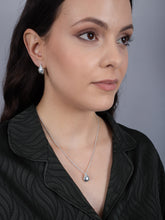 Load image into Gallery viewer, 6b77b608-f94c-468b-a5b5-cc573ffb03bb:1:model:women
