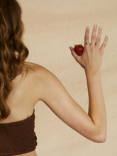 Load image into Gallery viewer, 5e90d876-bc5e-4c67-87fd-35feb1b5eb80:1:editorial:women
