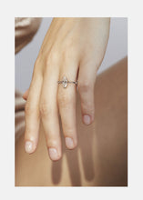 Load image into Gallery viewer, 2c8f8e91-9d5e-44e2-875c-1ab527cd9c25:1:editorial:women
