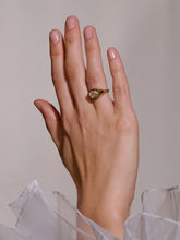 Load image into Gallery viewer, ee2191bd-5e9d-4ca9-9caa-07787b05cfa7:3:model:women
