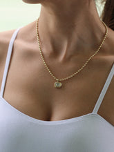 Load image into Gallery viewer, 6b676df4-cbd7-4be6-a00e-8db0ede7dcde:5:model:women
