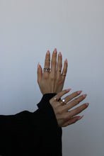 Load image into Gallery viewer, ae10c6ba-1796-41a2-8c95-28da72ad22d4:3:model:women
