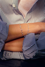 Load image into Gallery viewer, e1e3a4fd-5760-4e60-a323-bde9a62ef3cd:2:editorial:women
