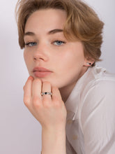 Load image into Gallery viewer, a9967039-cc37-4b8e-bb7a-39fb9e636e0a:3:model:women
