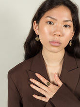 Load image into Gallery viewer, 15a5f987-de16-4cb0-831f-bbde4e93f59f:1:model:women

