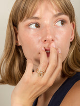 Load image into Gallery viewer, 040bfa7a-6f8c-4dd7-9a9b-dd6cfc002a36:4:model:women
