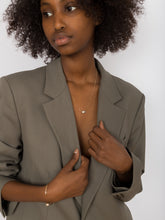 Load image into Gallery viewer, 262439ad-b328-43a7-a882-886cf2dae6c4:2:model:women
