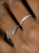 Load image into Gallery viewer, The open leaf ring
