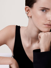 Load image into Gallery viewer, 20156350-b6cf-4a12-a5b8-bc371fe8afcb:3:model:women
